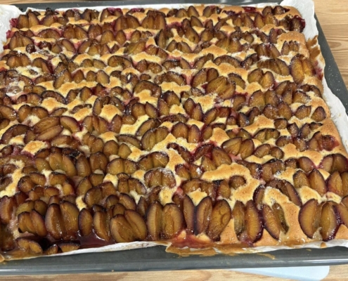 Gemeinsames Backen im Papst Leo Haus